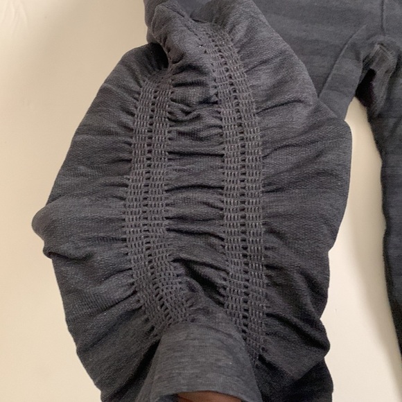 Lululemon Crop Leggings - Picture 6 of 7